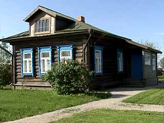  トヴェリ州:  ロシア:  
 
 Putin family house, Pominovo village